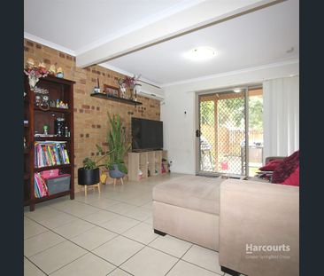 Spacious 2-Bedroom Duplex with Carport! - Photo 1