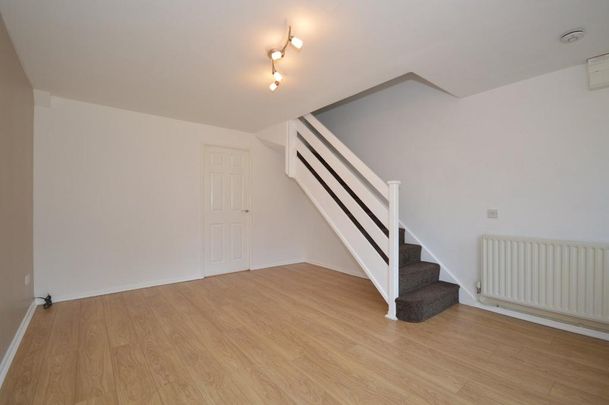 2 bedroom end of terrace house to rent - Photo 1