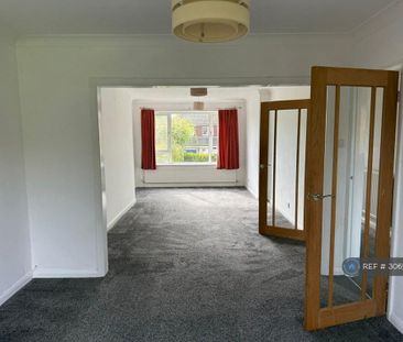 4 bedroom end of terrace house to rent - Photo 6