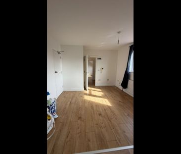 2 Bed Flat, Green Lane, IG1 - Photo 1