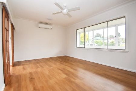 Charming Perry Oval Home - Photo 3