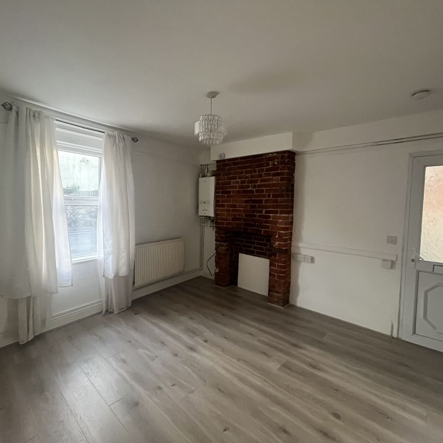 High Road, Great Yarmouth, Gorleston - Photo 1