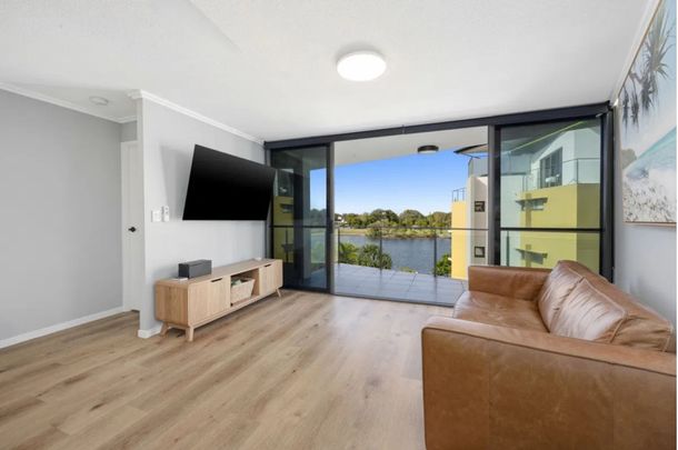 North East Facing Waterfront Apartment&excl;&excl; - Photo 1