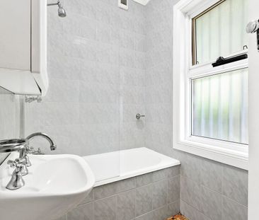 Ground Floor One Bedroom Apartment - Photo 3