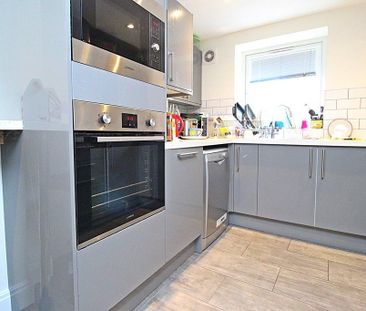 1 bedroom in a house share to rent - Photo 6