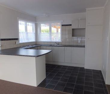 MANUREWA - Puriri Road - Photo 5