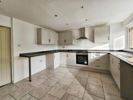 3 bedroom end of terrace house to rent - Photo 4
