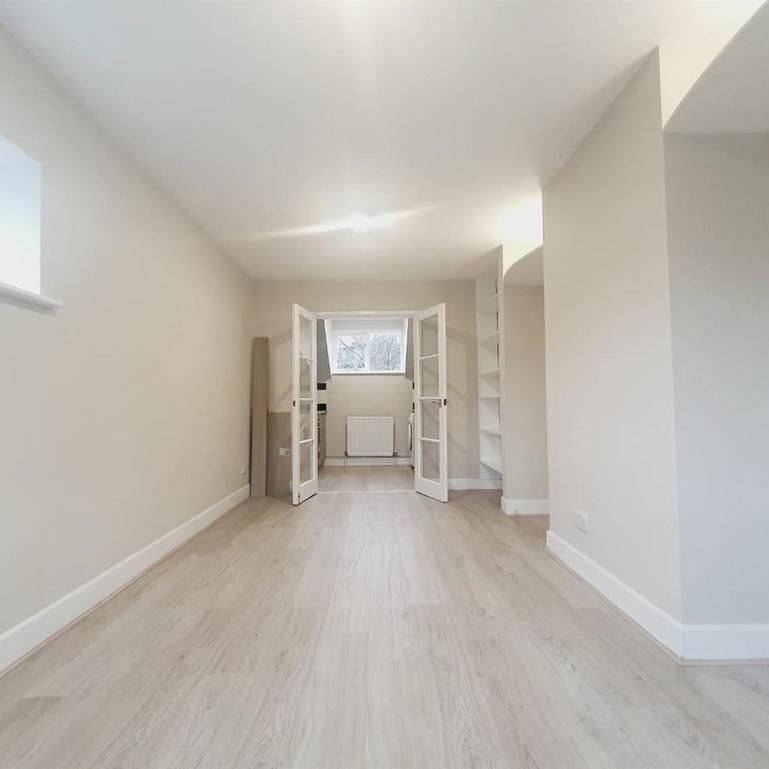 1 bedroom flat to rent - Photo 1