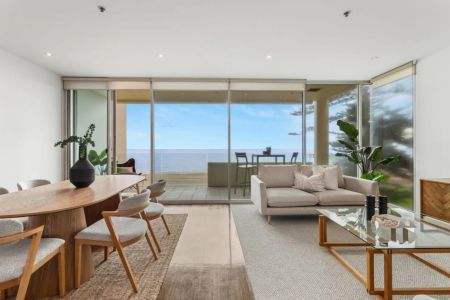 Executive Style 3 Bedroom Apartment Directly on the Beachfront - Photo 5