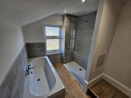 2 bedroom terraced house to rent - Photo 2