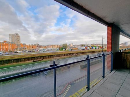 2 bedroom apartment to rent - Photo 4