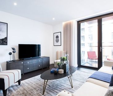 THREE BEDROOM APARTMENT TO LET CHARLES CLOWES WALK NINE ELMS SW11 - Photo 1