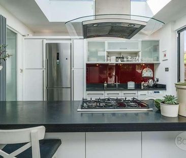 Downsview Close, Downside, Cobham, Surrey, KT11 - Photo 6
