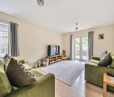 North Ascot, Berkshire, SL5 - Photo 1