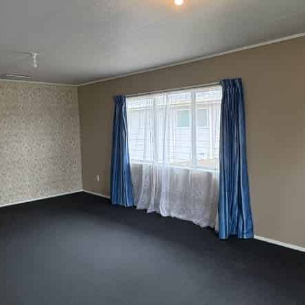 3-Bedroom Family Home in Onerahi - Photo 1