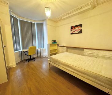 5 bedroom semi-detached house to rent - Photo 5