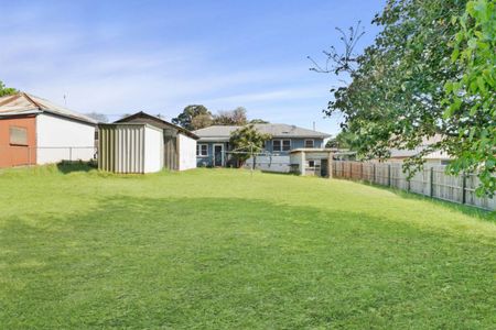 Massive Family Home - 4 Bedrooms Plus Study - Photo 5