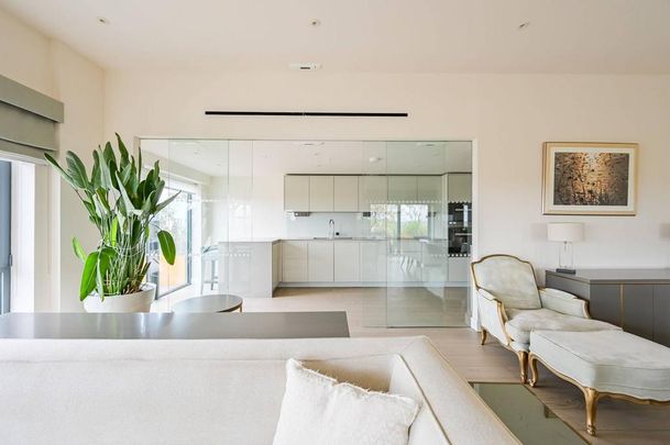 5 bedroom flat to rent - Photo 1