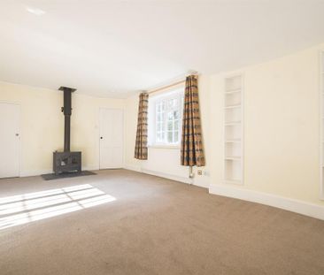 5 bedroom detached house to rent - Photo 1