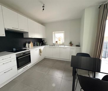 Op zoek naar een lichtrijk appartement met twee slaapkamers in Oude... - Photo 2
