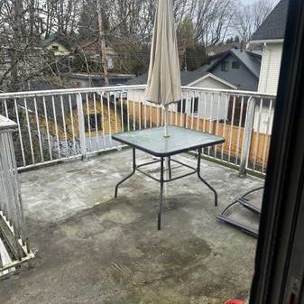 upper floor /in Grandview Woodland -2650$ - Photo 3