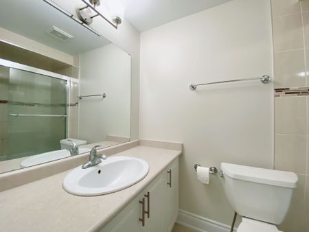 For Lease - 195 Enchanted Hills Crescent, Toronto, Ontario - Photo 3