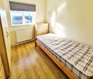 6 bedroom house to rent - Photo 3