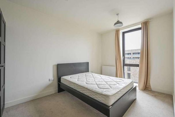 Deauville Close, Canary Wharf, E14 - Photo 1