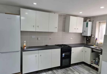 1 bedroom in a house share to rent - Photo 5