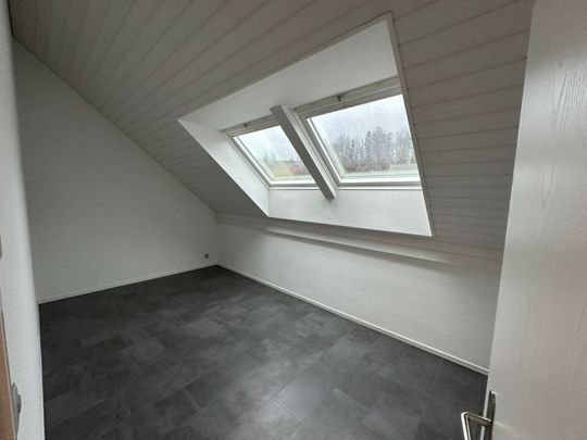 Grosszügige Dachwohnung mit Liftzugang - Photo 1