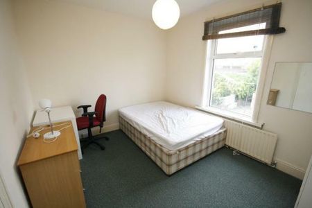 6 bedroom detached house to rent - Photo 5