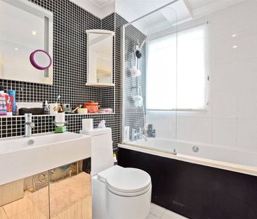 Barge House Road, E16 - Photo 4