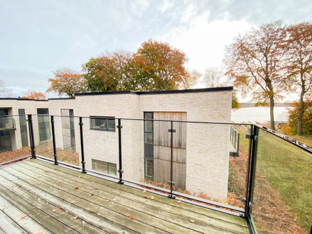 Nybygget og rummelig 3-værelses lejlighed i fantastiske omgivelser - Foto 3