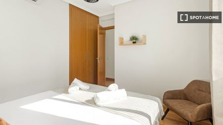 madrid, Community of Madrid 28039 - Photo 2