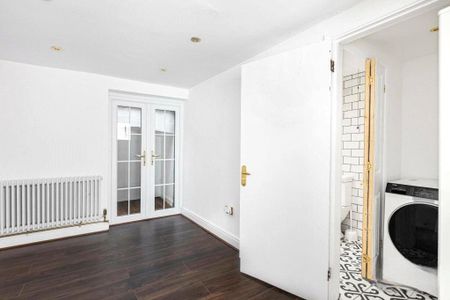 6 bedroom terraced house to rent - Photo 2