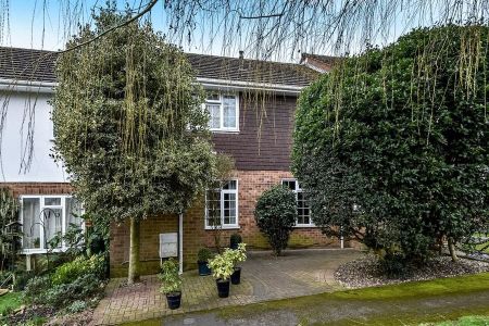 4 Bedroom House to rent - Photo 5