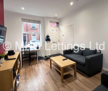 2 Bedroom Mid Terraced House for rent in Meadow View - Photo 6