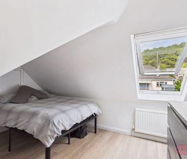 4 bedroom detached house to rent - Photo 2