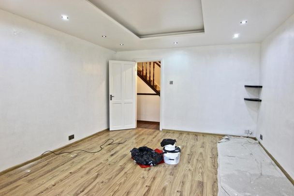 4 bedroom terraced house to rent - Photo 1