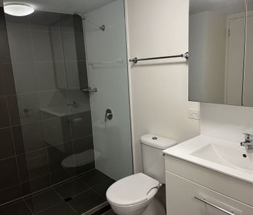 Modern and convenient apartment in prime location! - Photo 5