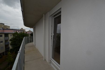 Zentrum – 66m² – 3 Zimmer WG oder Pärchenwohnung – großer Süd-Balkon - Photo 2