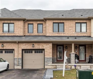 9 PAGEBROOK Crescent - Photo 1