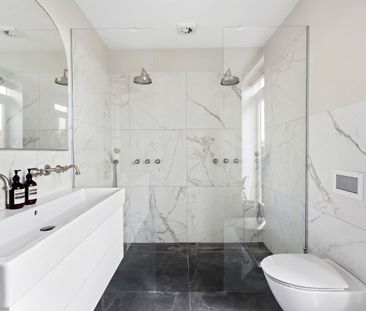 Femte Juni Plads er lige så smuk som grundloven... - Foto 6