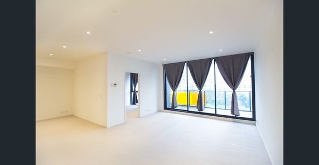 Spacious One Bedroom + Study in Prime Location - Photo 1