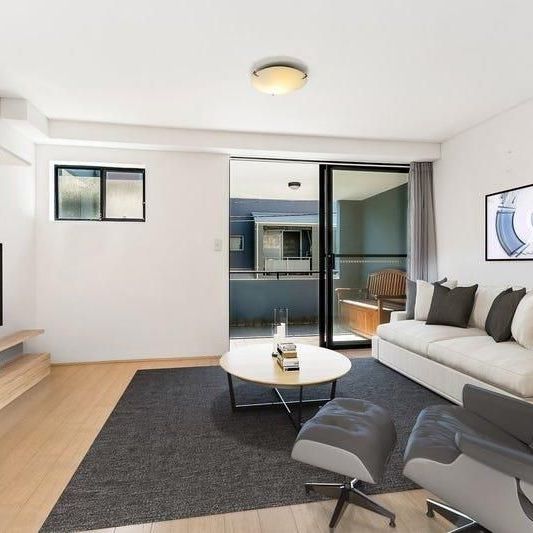 Luxury Living, Executive One (1) Bedroom Apartment Plus Undercover Balcony, Centrally Located. - Photo 1