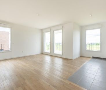 location Appartement T3 DE 67.91m² À CHESSY - Photo 2