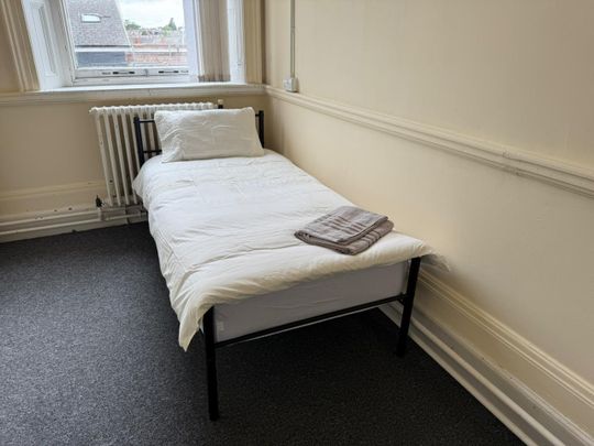 Room in a Shared House, Albert Road, B6 - Photo 1