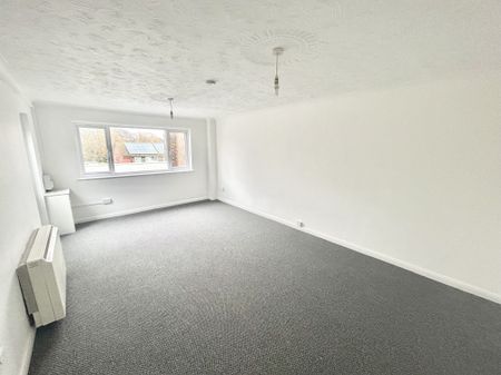 Freegrounds, Southampton, Hedge End - Photo 2