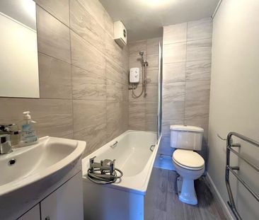 Moormede Crescent, StainesProperty for lettings - Seymours - Photo 4