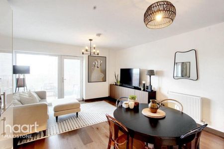 2 bedroom apartment to rent - Photo 5